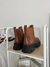 Load image into Gallery viewer, Brown Platform Ankle Boots (10)
