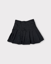 Load image into Gallery viewer, John Galt Dana Black Pleated Tennis Skirt (S)
