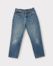 Load image into Gallery viewer, Calvin Klein Medium Wash 90&#39;s Relaxed Jeans (14)
