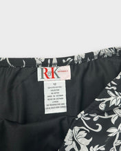 Load image into Gallery viewer, R&amp;K Originals B&amp;W Floral Maxi Skirt (12)
