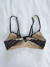 Load image into Gallery viewer, Aerie Black Lace Padded Bralette (34B)
