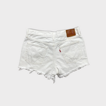 Load image into Gallery viewer, 501 Levi&#39;s White Distressed Shorts (M)
