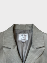 Load image into Gallery viewer, Le Suit Grey Tailored Cropped Blazer
